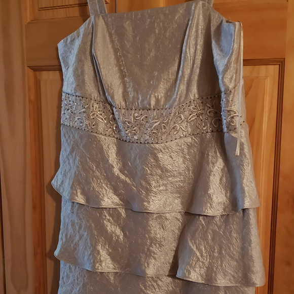 R & M Richards Mother of the Bride Gray Dress - Picture 7 of 8